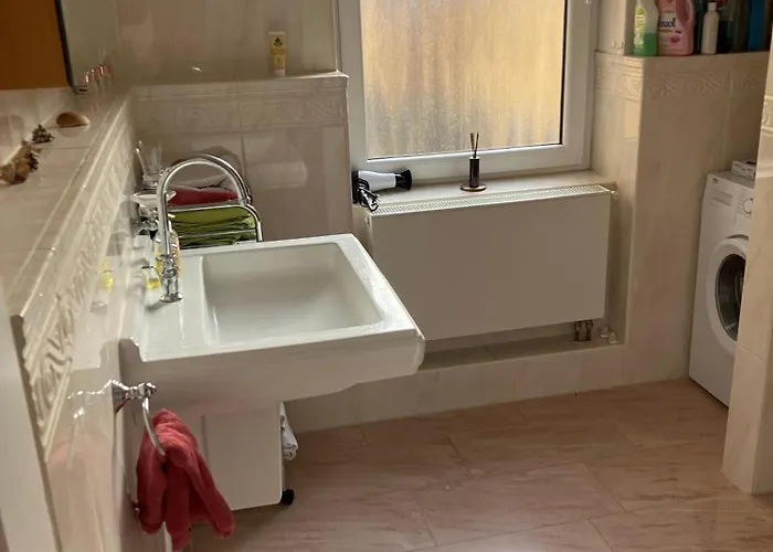 3 Altbau In Der List, Appartamento