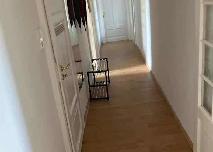 3 Altbau In Der List, Appartamento *